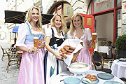 Nicole Belster-Boettcher, Sonja Kiefer, Katharina Lucaks (Schatzi Dirndl) (©Foto. Sabine Brauer, Brauer Photos)